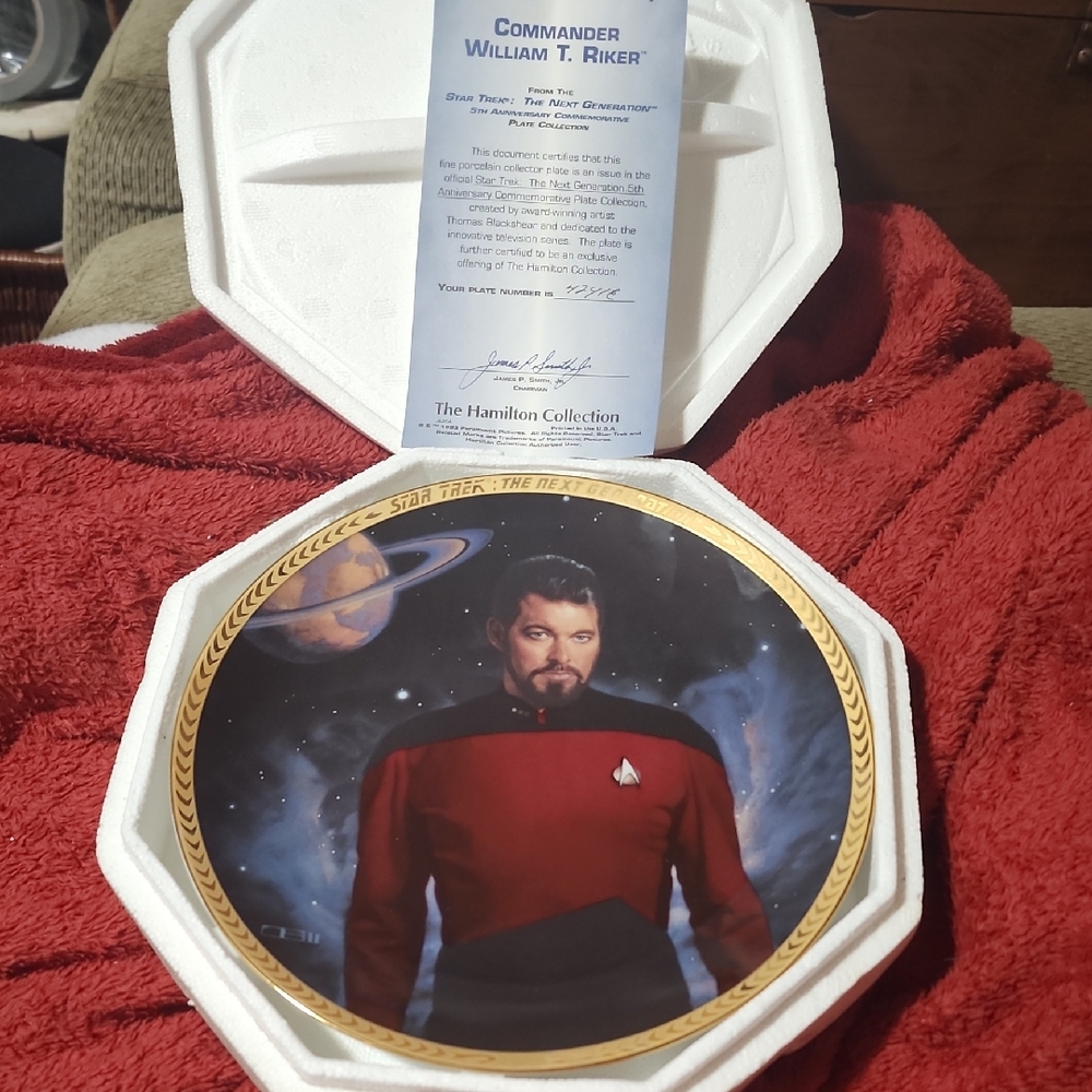 Star Trek Commander William T. Riker Collectible Plate.